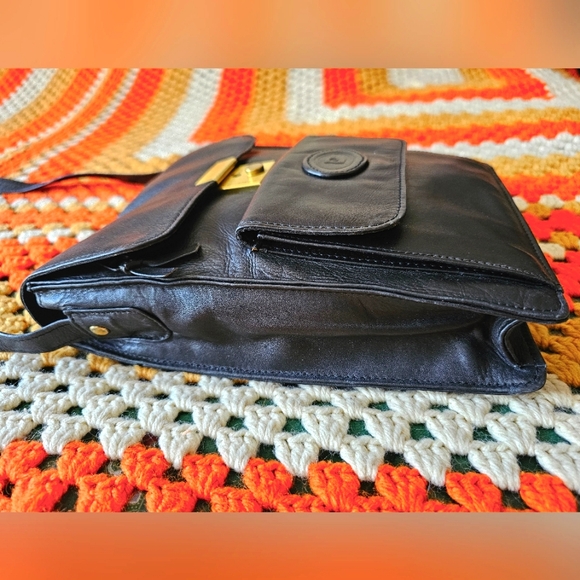 Pierre Cardin Paris Black Leather Locking Crossbody Bag With Key - Picture 6 of 14